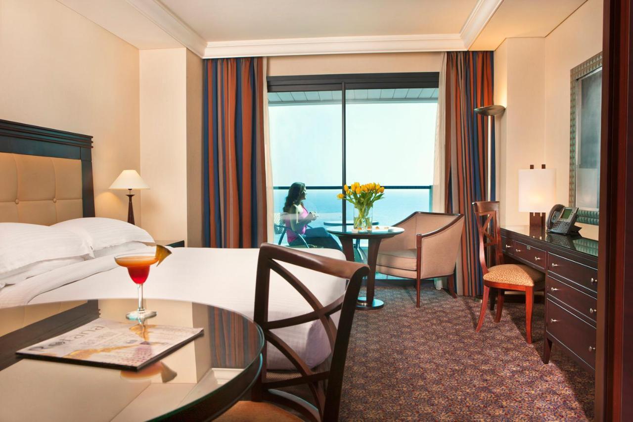 Raouche Arjaan by Rotana Aparthotel Beirut Bagian luar foto